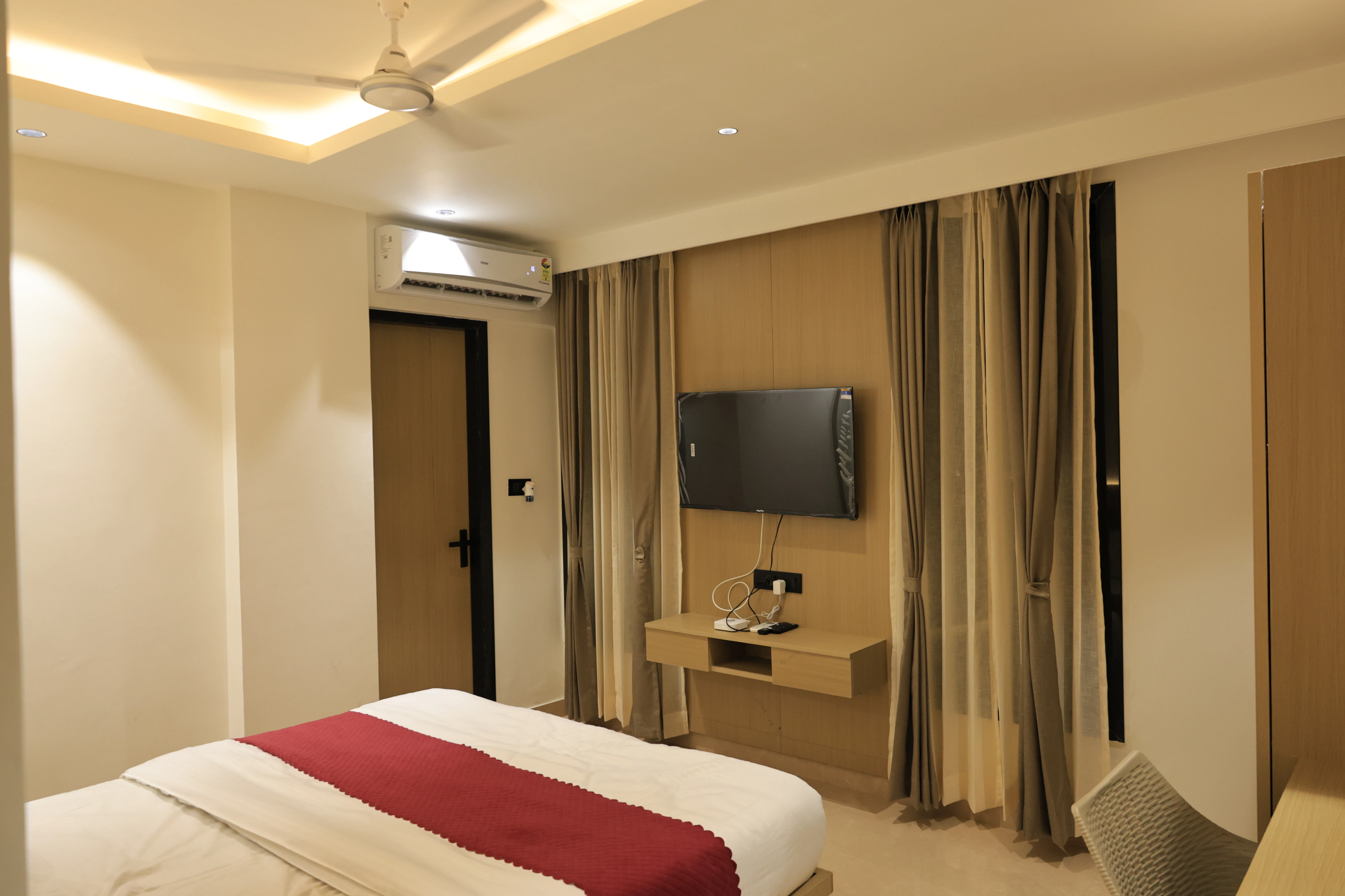 deluxe-room